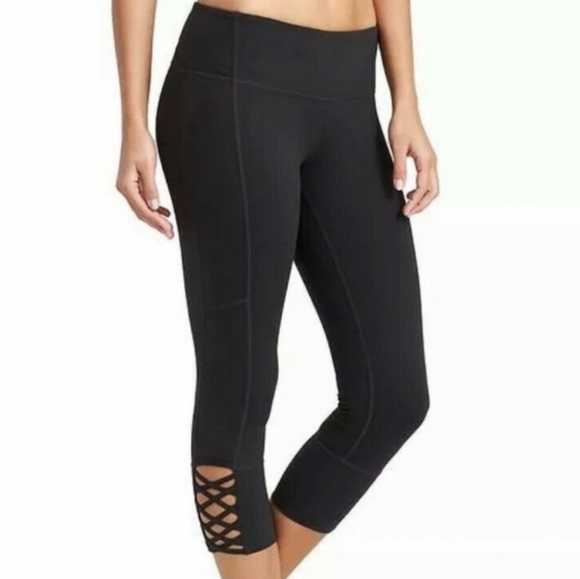 Athleta Pants - Athleta Solid Black Mind Over Matter Capri Legging Size XL